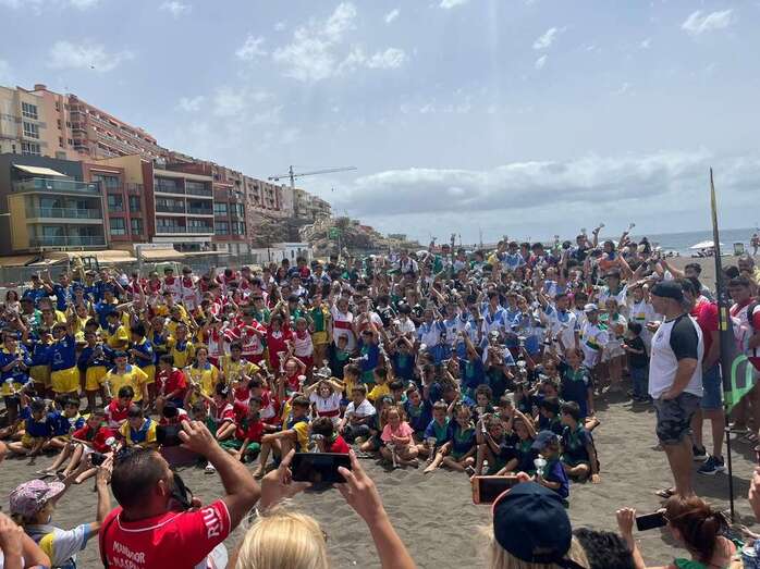 Participación en el Encuentro Insular de Escuelas de Lucha Canaria en Melenara/TA.